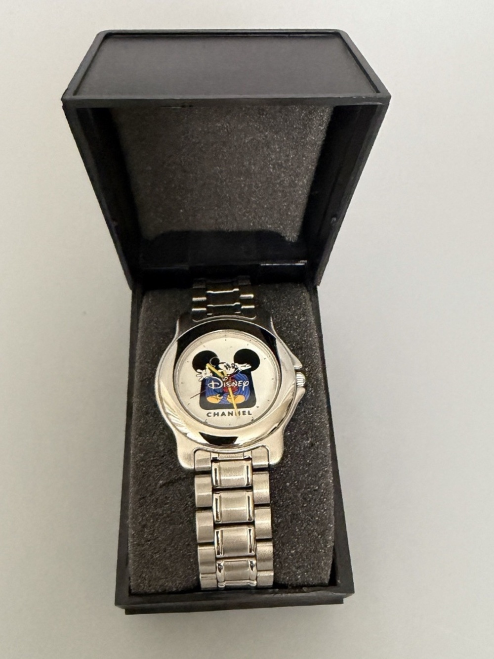 Vintage, Disney Channel - Mickey Mouse Quartz Watch, Silver Tone w/ Original Box